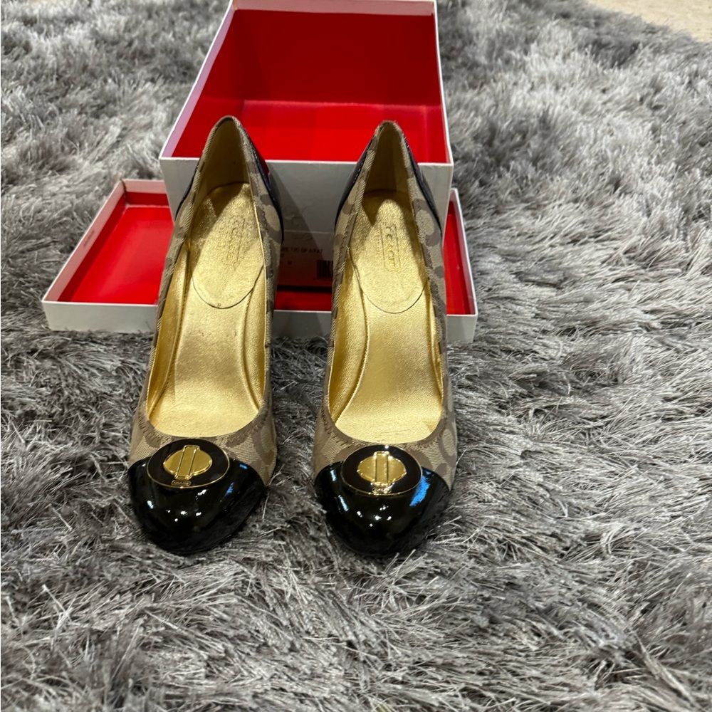 Coach phebbie shoes black patten leather & khaki